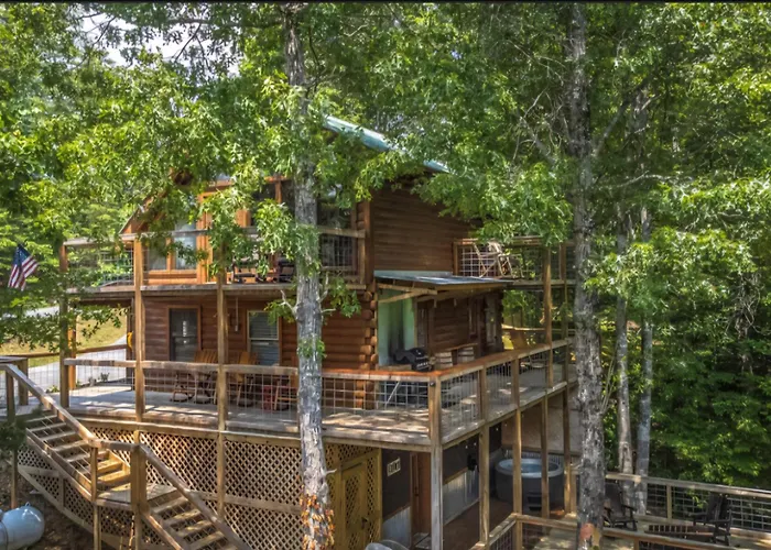 Hook Line & Sinker, Hot Tub, Free Tickets Each Paid Day, Wifi!!! Villa Sevierville