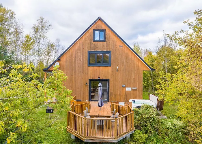 Au Chic Chalet Des Chutes Chic Cottage Sainte-Melanie