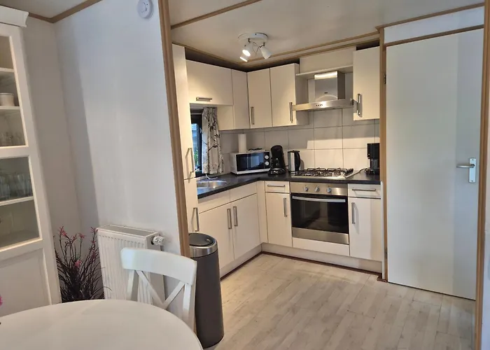 Comfortabel en gezellig familie chalet tot 6 personen op de Veluwe Bungalowpark De Kern - All inclusive Putten