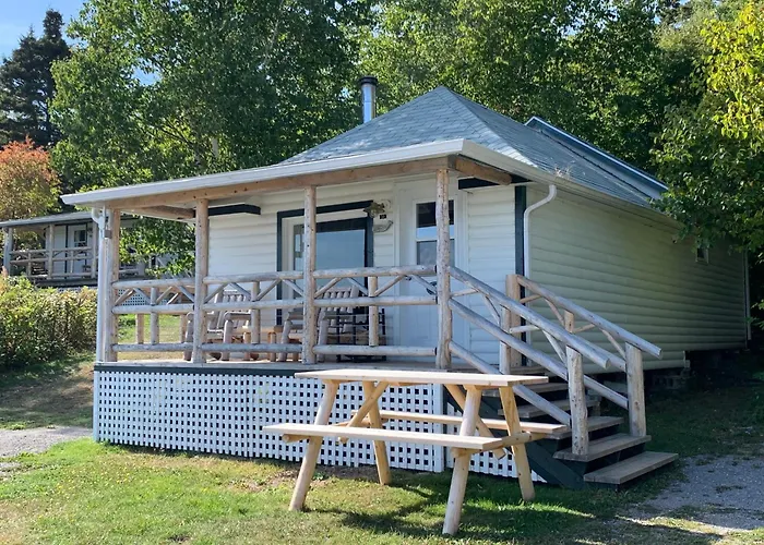 Au Pic de l'Aurore Motel-Chalets Percé