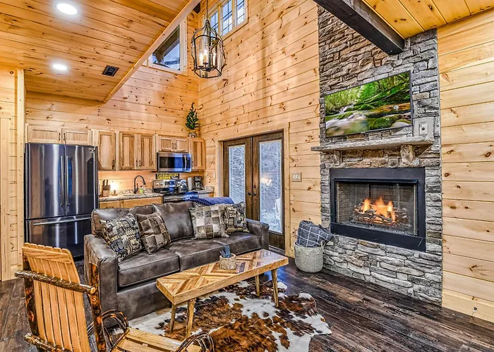 Alpine Creekside Chalet Gatlinburg