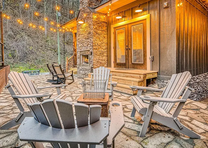Alpine Creekside Chalet Gatlinburg