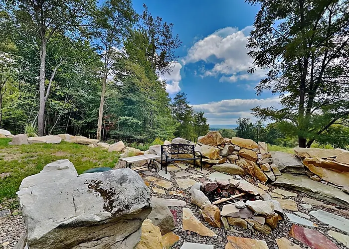 Sunshine Chalet McHenry
