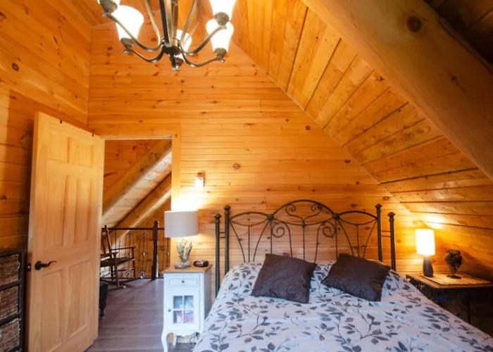 Le Chalet Le Bois Rond Des Ruisseaux Saint-Tite-des-Caps