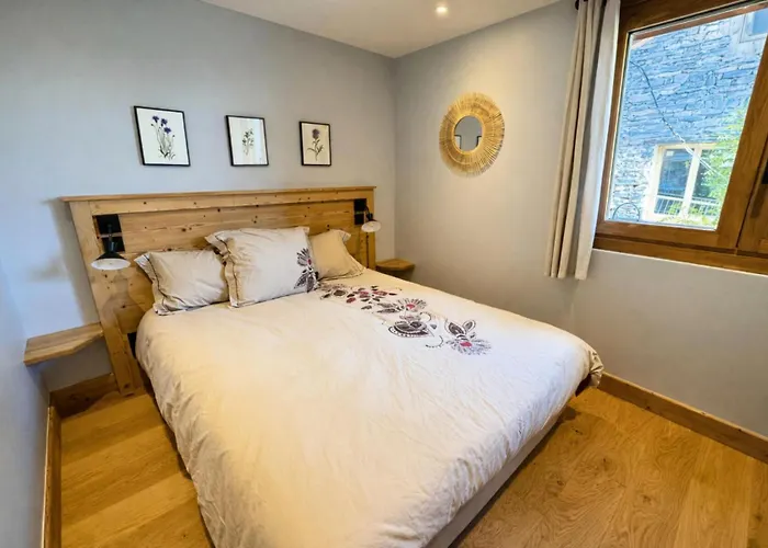 Chalet Aster - Maison de village rénovée sur 3 niveaux 4 pièces pour 6 personnes à St Marcel MAE-6444 Saint-Marcel 