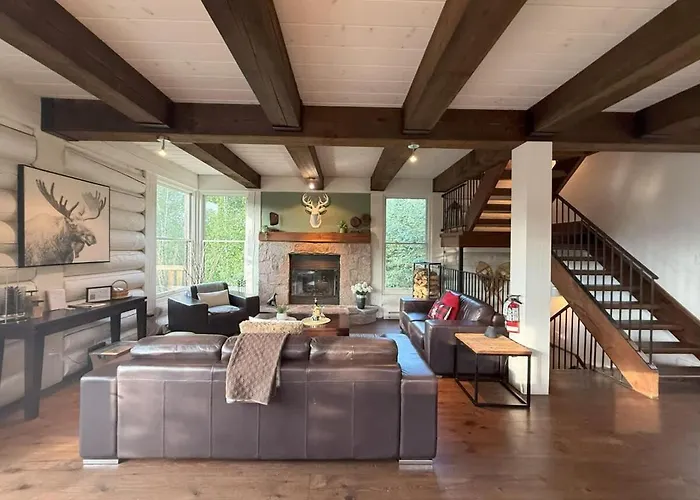 Chalet Inukshuk Luxury Log Cabin With Spa Lake View And Club Access Near Mont Tremblant Lac-Supérieur