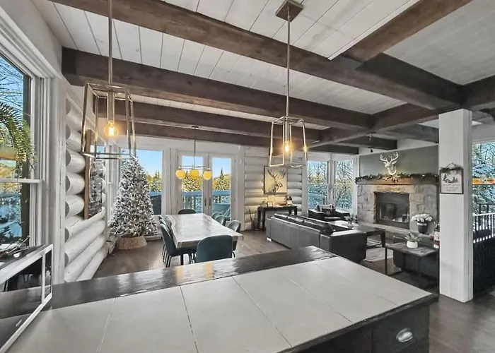 Chalet Inukshuk Luxury Log Cabin With Spa Lake View And Club Access Near Mont Tremblant Lac-Supérieur