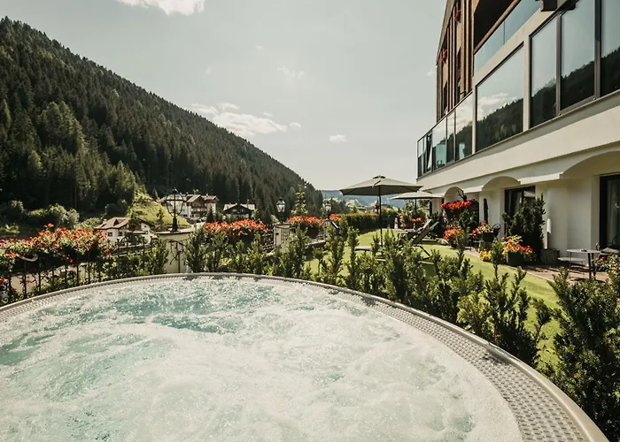 Hotel Chalet S - Dolomites Design - Adults Recommended Selva di Val Gardena