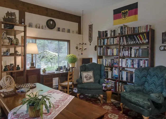 Chalet Inn Bed & Breakfast Whittier